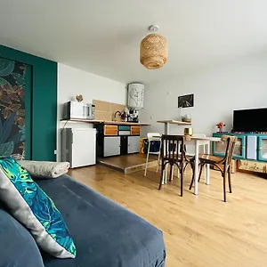https://charmant-petit-cocon-en-auvergne.hotels-rhonealpes.com